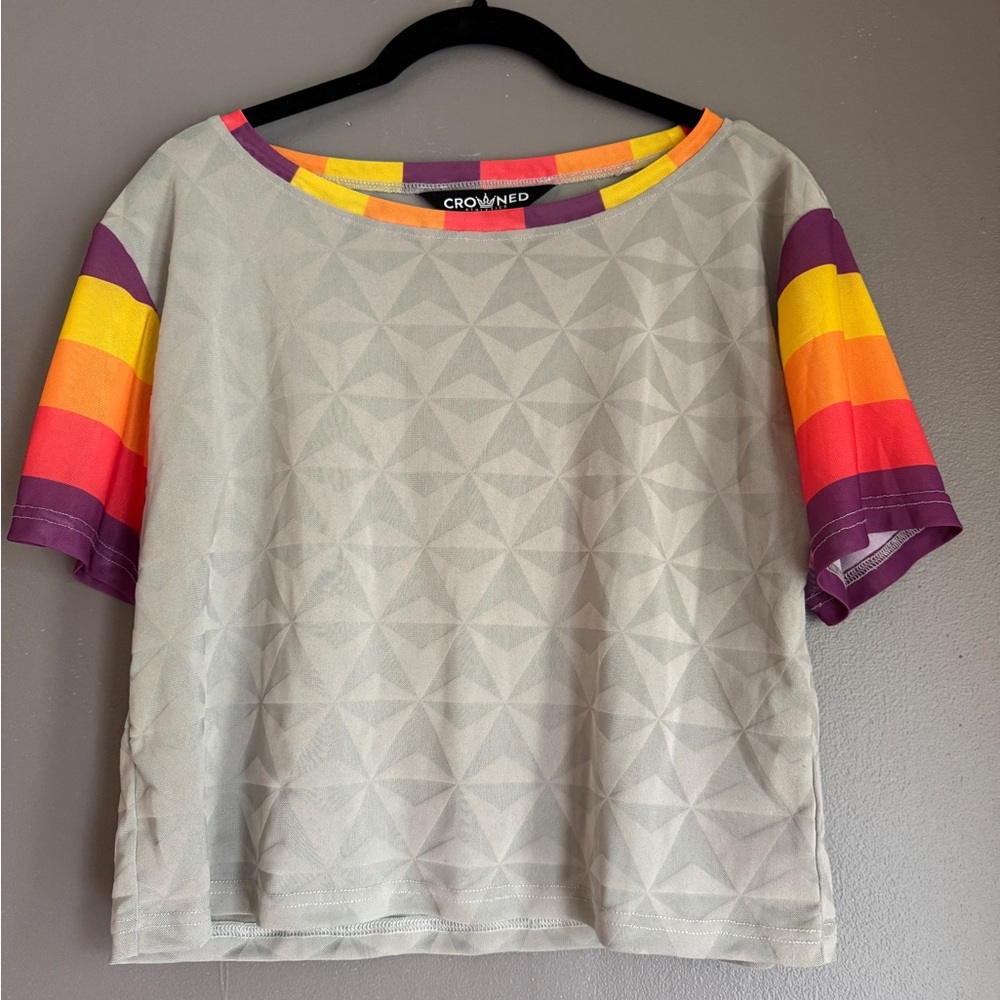 Crowned Athletics Women's Geometric Top with Striped Sleeves